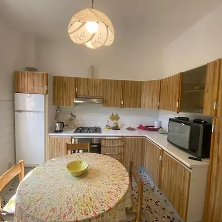 Tra Il E L'azzurro Apartament
